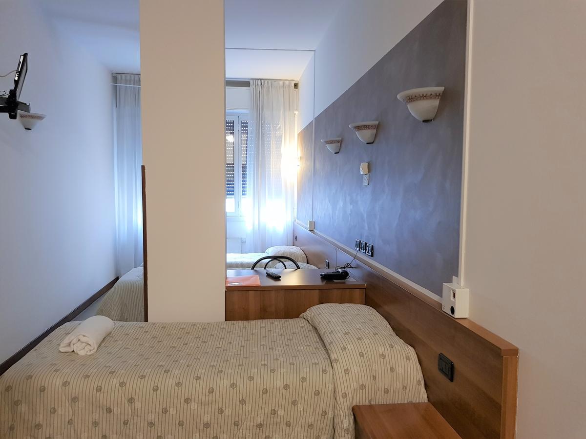 Hotel Marinoni Ломаццо Екстер'єр фото